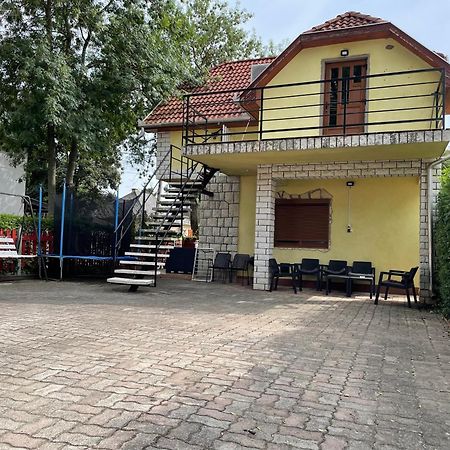 Edu Apartman Hajdúszoboszló Exteriör bild