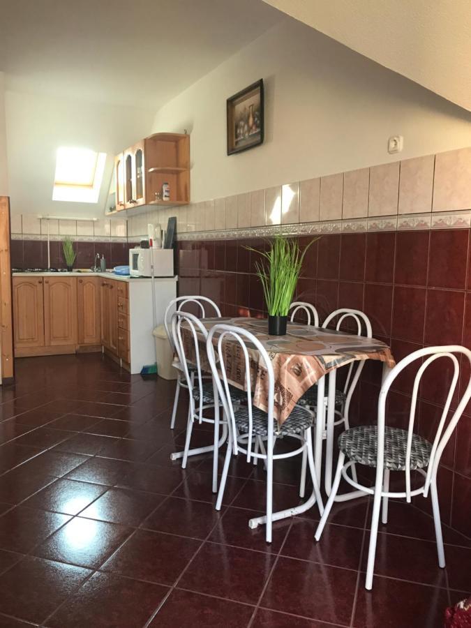 Edu Apartman Hajdúszoboszló Exteriör bild