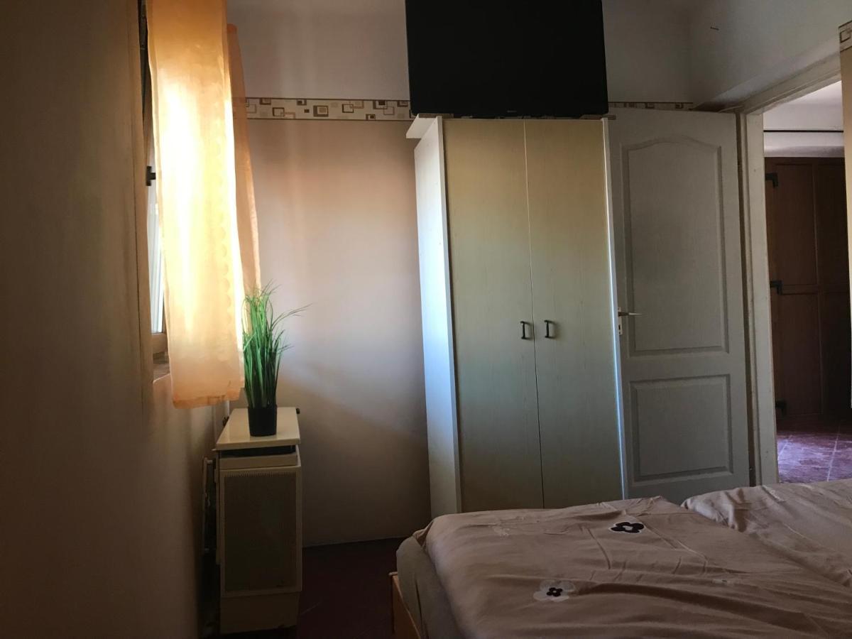 Edu Apartman Hajdúszoboszló Exteriör bild