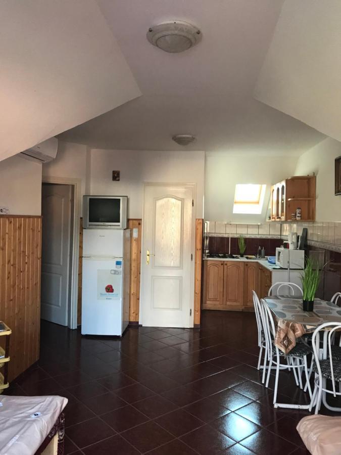 Edu Apartman Hajdúszoboszló Exteriör bild
