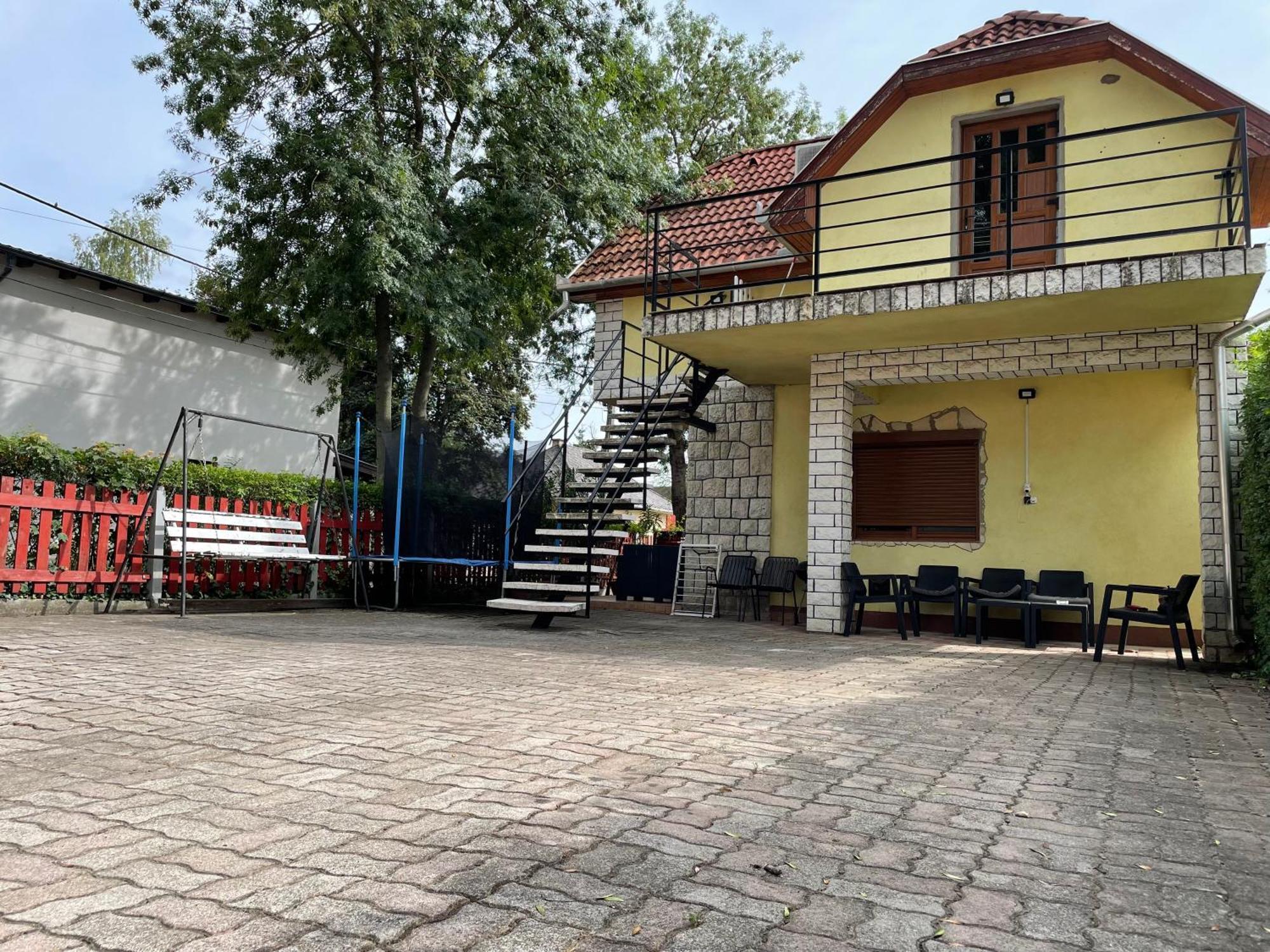 Edu Apartman Hajdúszoboszló Exteriör bild