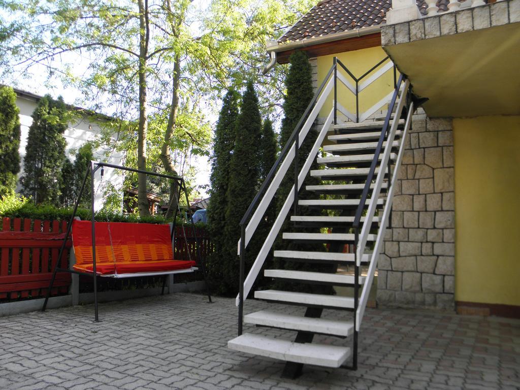 Edu Apartman Hajdúszoboszló Exteriör bild